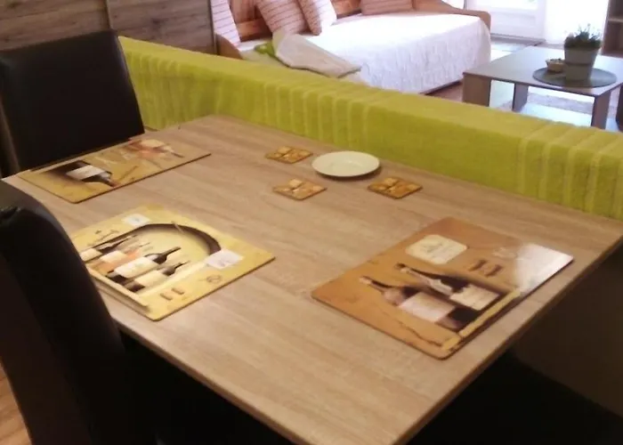 Vadszolo Vendeghaz Cák