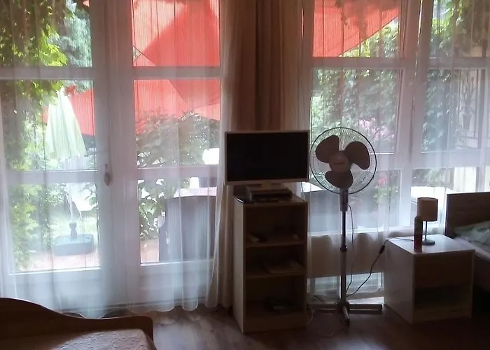 Vadszolo Vendeghaz Cák